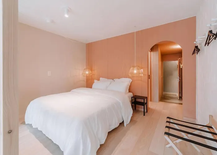 Chimay : La Chambre Doree De La Grand Place